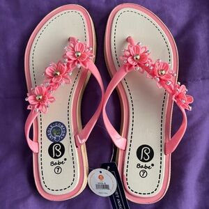 Babe: BNWT Women's Floral with Beads Flip Flops; Color: Pink/Beige: Size: 7